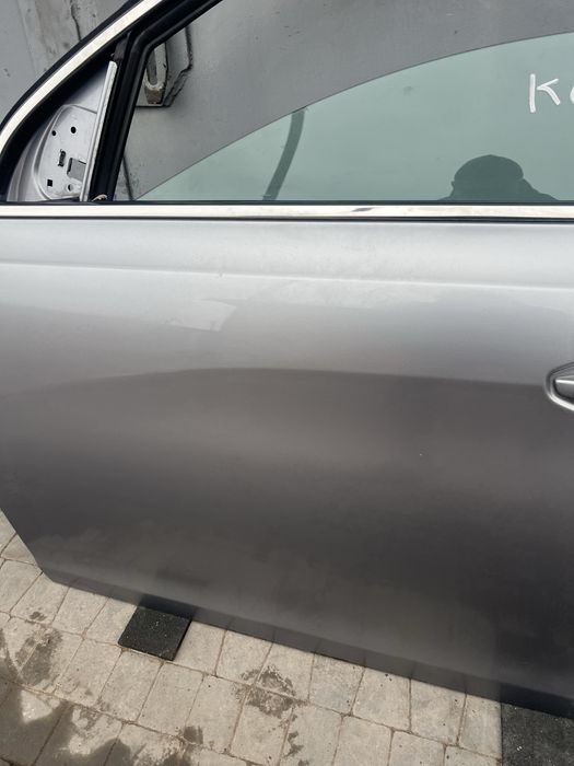 Peugeot 308 t9 ліві двері.