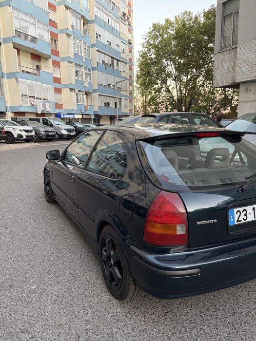 Honda  civic.