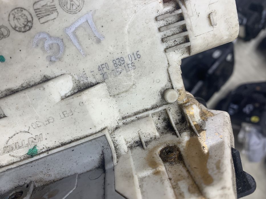 Замок дверей Audi A6C6 центральний замок А6С6