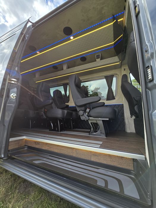 Zabudowa busa Master Fotele do busa montaż foteli homologacja do busa