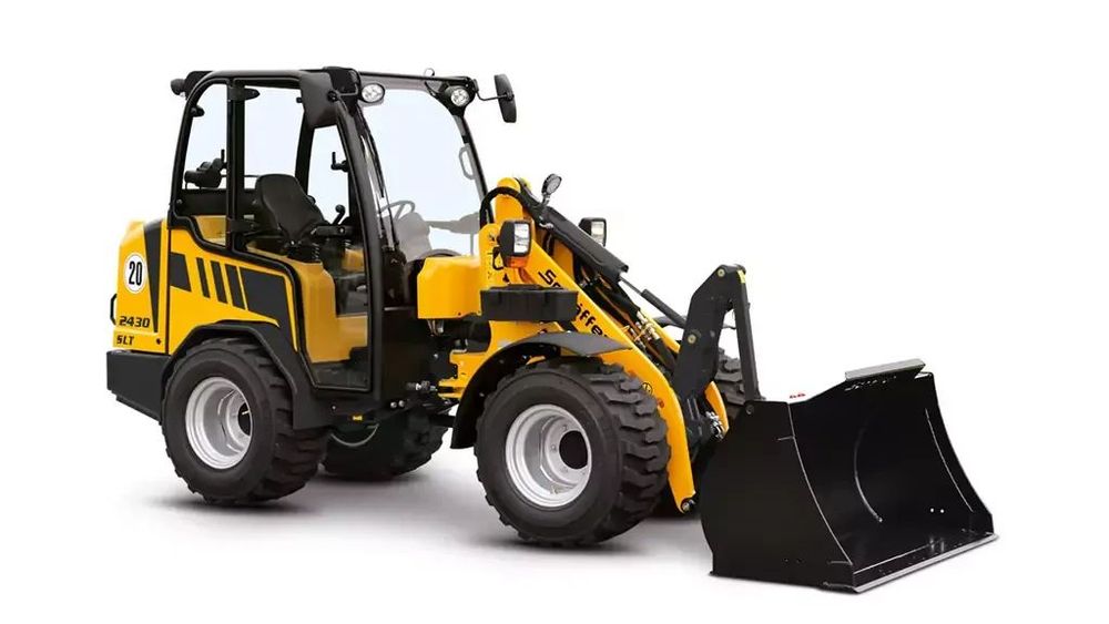 Schäffer 2445s  Udźwig 1900kg, masa 2700kg