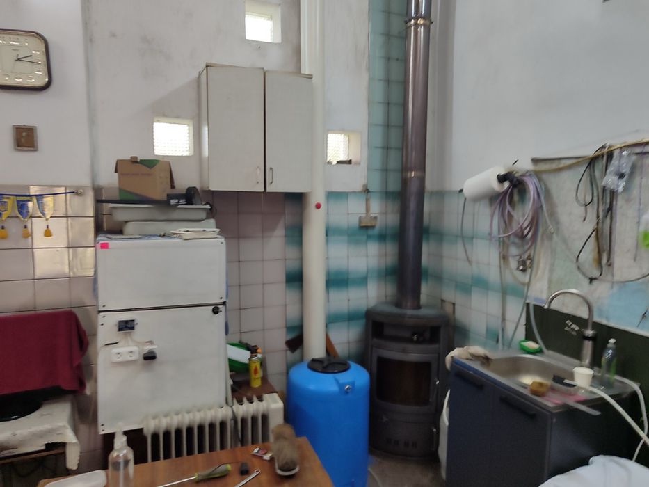 Продаж великого гаража в межах міста Шептицький