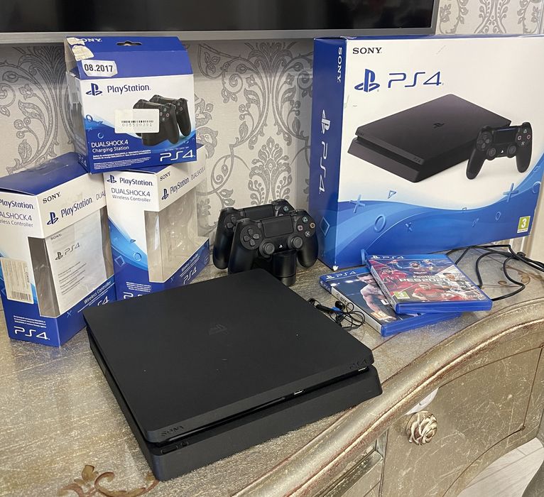 PlayStation 4 slim 500GB