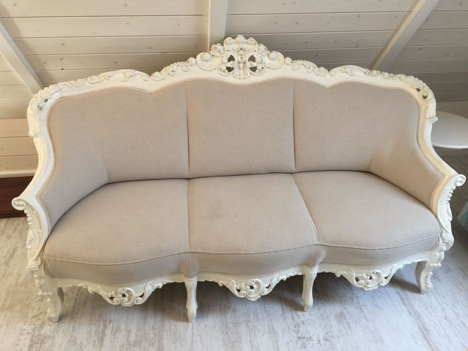 Elegancka, stylowa kanapa w stylu klasycznym / vintage