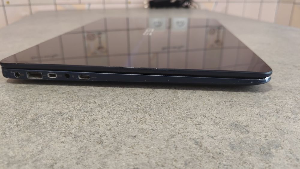 Ноутбук Asus Zenbook  Core i7, ssd 256 ,  8Gb DDR4, видеокарта 940MX