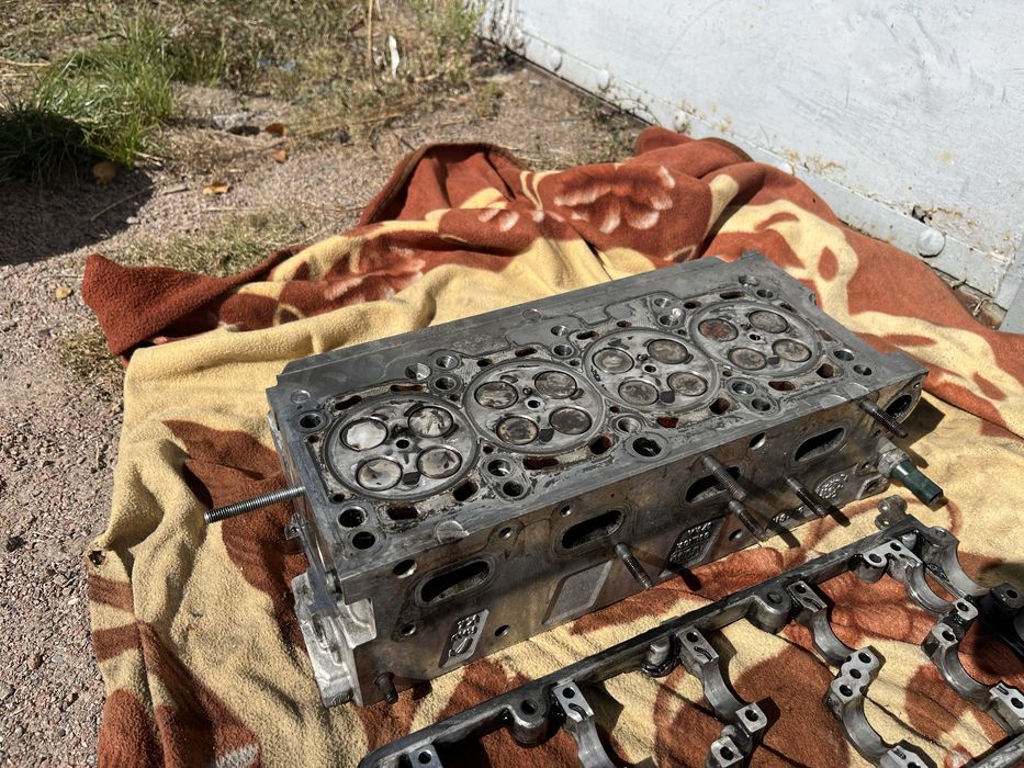 Двигун мотор двигатель блок голова CAY 1.6 TDI 03L103373A VW Skoda