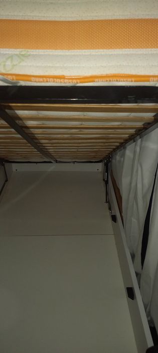 Cama solteiro com arrumação + colchão