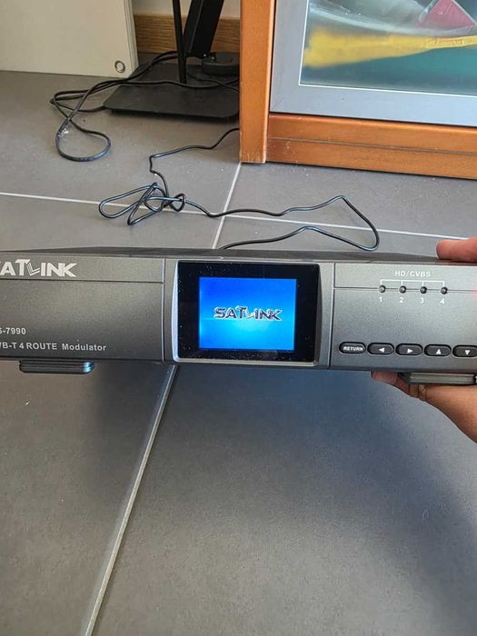 Modulador Digital RF SATLINK WS-7990 DVB-T 4 Canais HD MPEG4 1080P