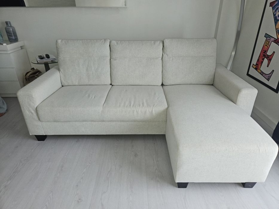 Sofá com chaise longue