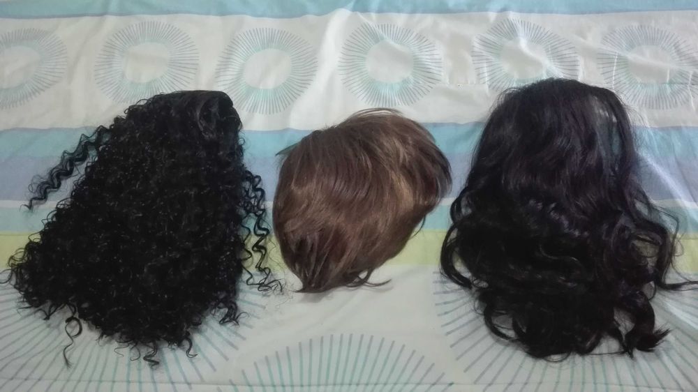 Lote de 23 perucas - vários estilos - ótima qualidade