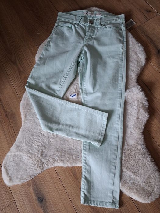 Wiosenne miętowe spodnie jeans rurki slim rozmiar xs. Cubus