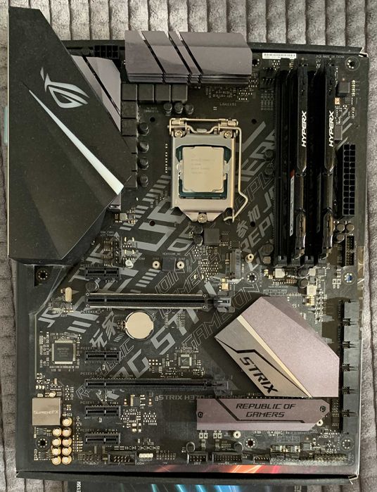 ASUS ROG Strix H370-F+Intel Core i5-8600+2x8 Gb RAM Kingston DDR4-2666