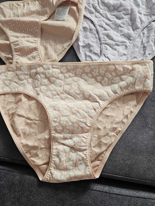 3 sztuki majtek Nowych roz S