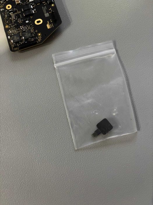 Macbook Air 13 2020 M1 8/256 плата