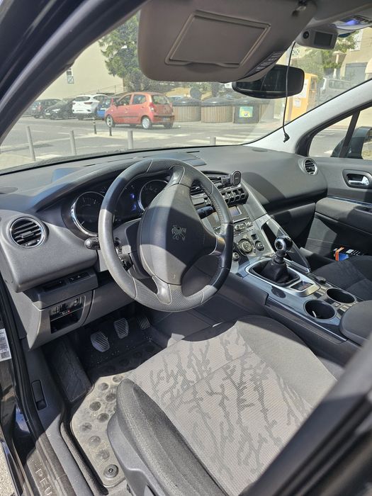 Peugeot 3008 1.6 HDI — photo 2