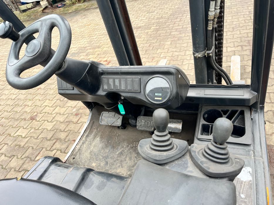 LINDE E25 / udźwig 2500 kg / wózek widłowy / elektryczny / z Niemiec