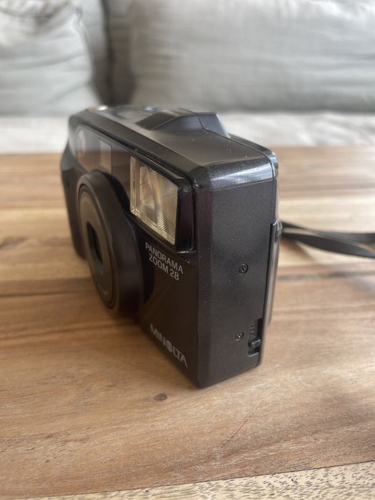 Minolta Panorama Zoom 28 - 35mm Film