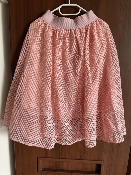 Dziurkowana spódnica