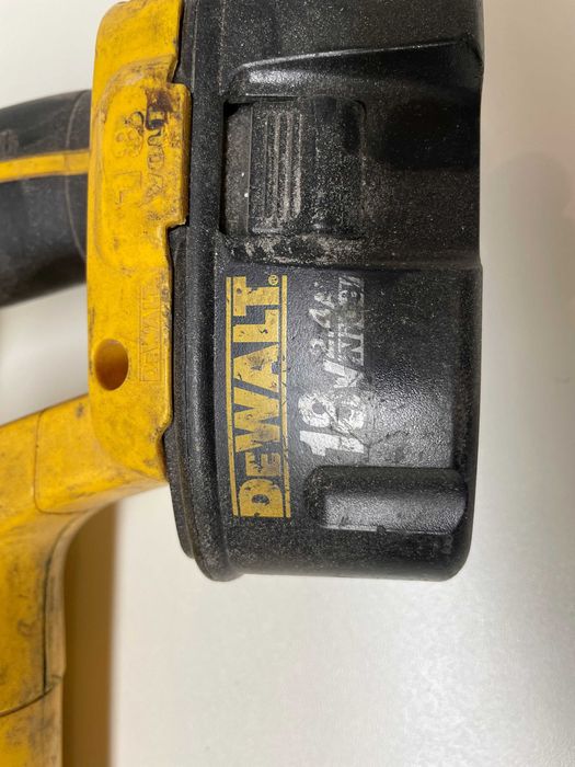 piła szablasta dewalt