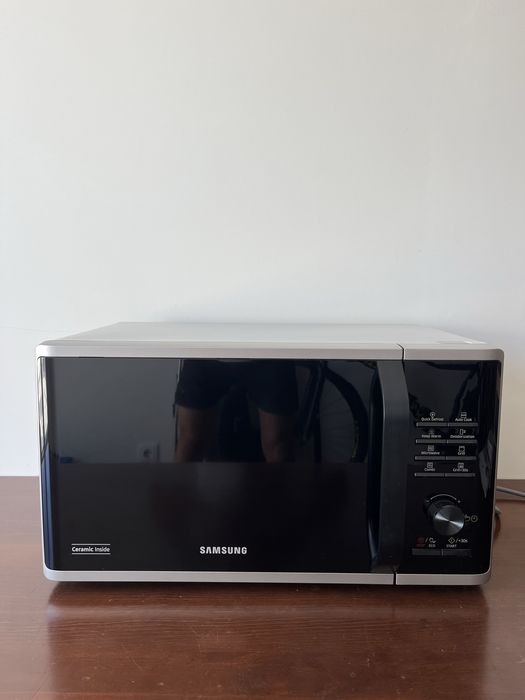 Micro-ondas com Grill Samsung 1250W 23 Litros Inox