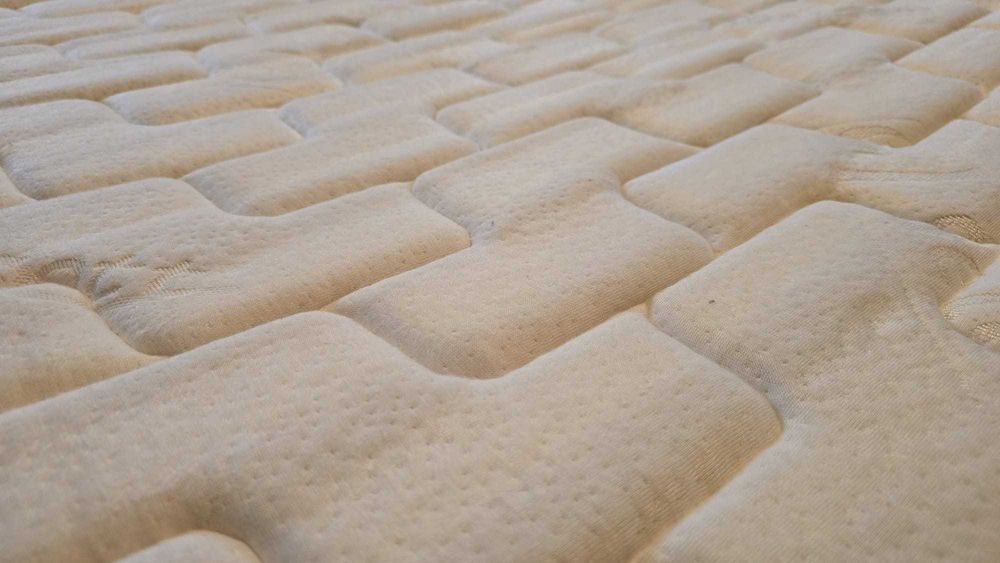 Materac 140 x 200 ze stelażem