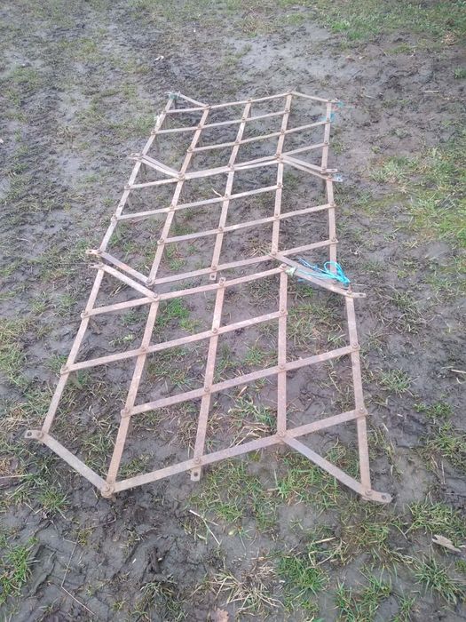 Продам 2 плуга кінних 1 підгортач кінний іі 3 борони