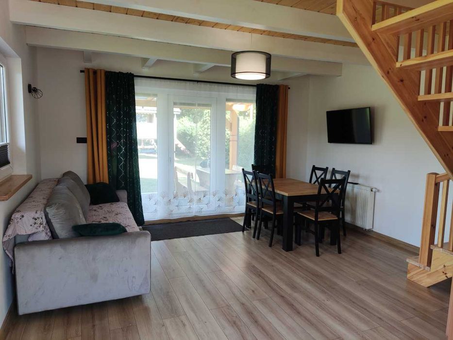 Biały Domek nad jeziorem Serwy z własną linią brzegową