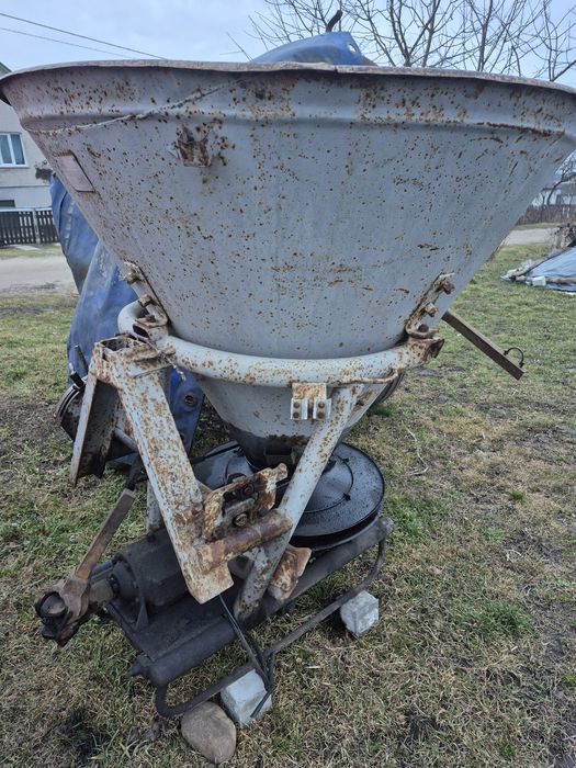 Розкидач мінеральних добрив