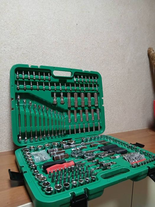 Набір Інструментів TAGRET 216 шт.