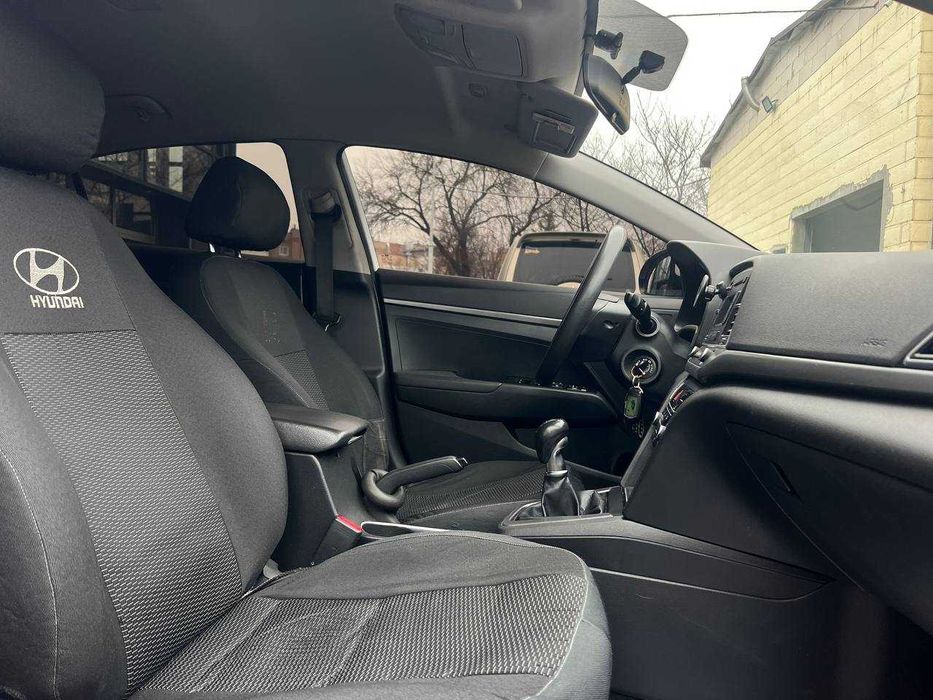 Hyundai Elantra 2016