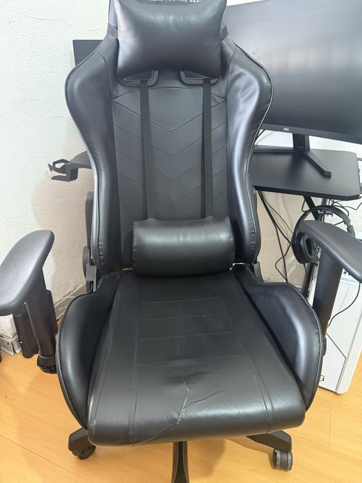 Mesa e cadeira gamer