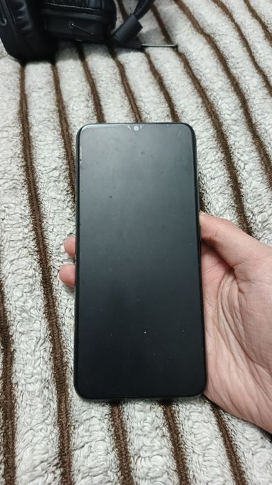 Продам смартфон Realmy c21 y