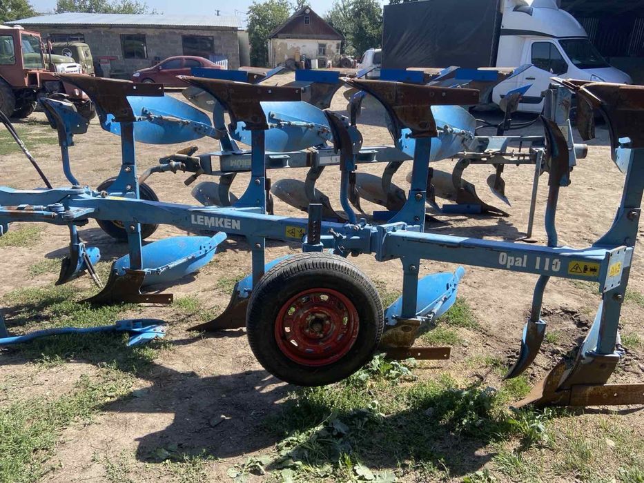 Плуг lemken.