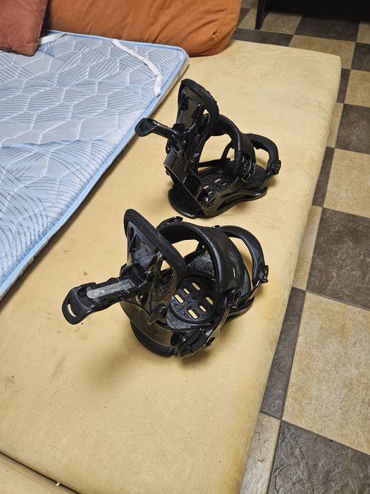 Продам кріплення Fastec на сноуборд почти нове. Катано 2 сезони.