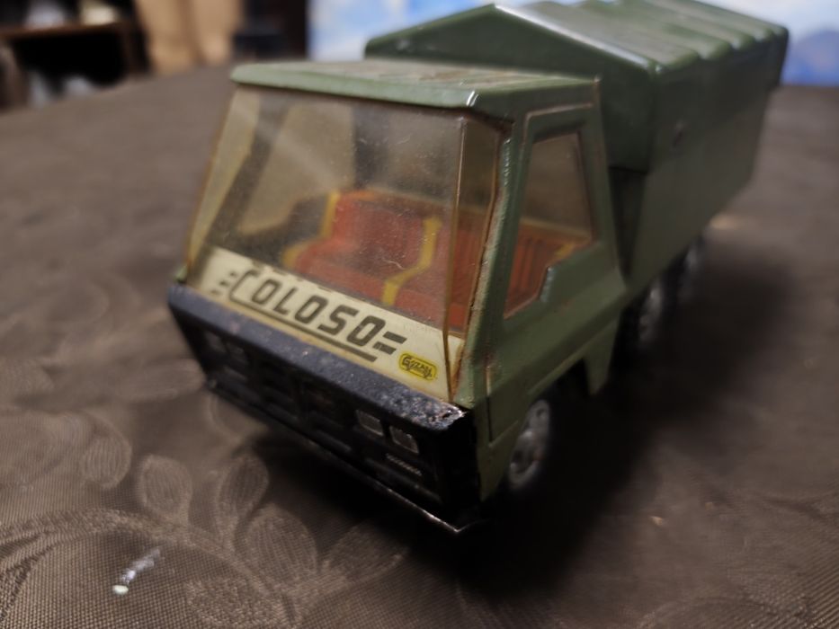 Carro militar antigo Jozan