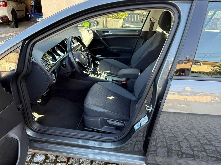 Volkswagen Golf VII