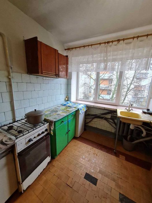 Продам 2 кімн. МАЛОСІМЕЙКУ на Молодіжному. 7500