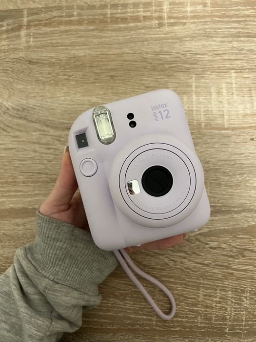 Fujifilm Instax Mini 12 лавандовий + білий чохол в подарунок