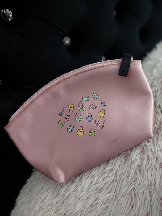 Kosmetyczka różowa satynowa xoxo vintage