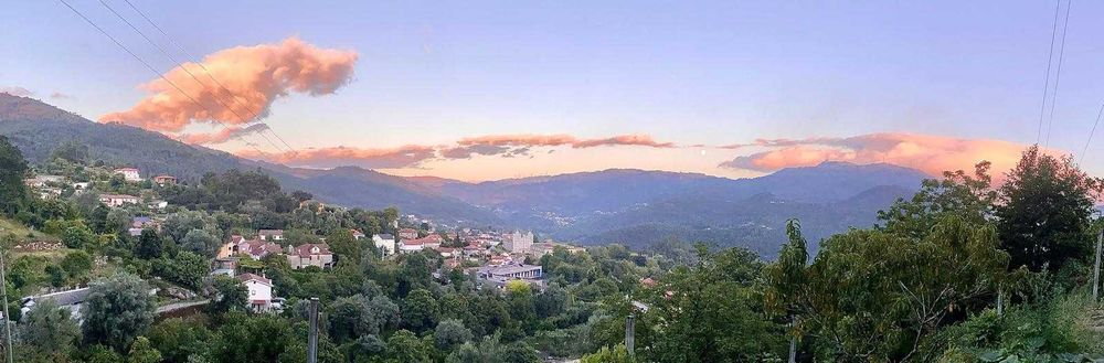 Moradia em pedra para recontrução com vistas panoramicas.