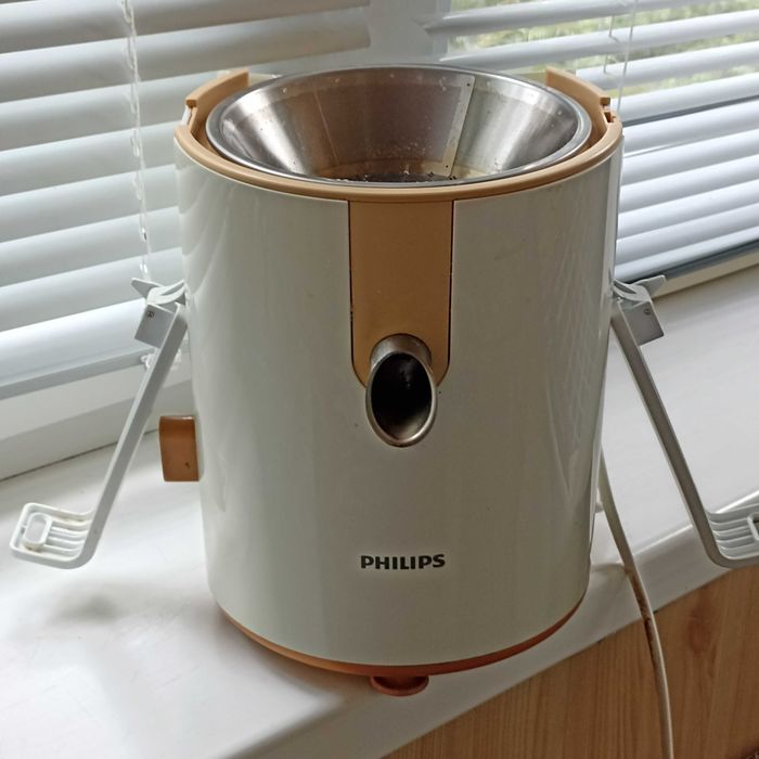 Соковитискач  Philips 650W HR-1858 соковыжималка