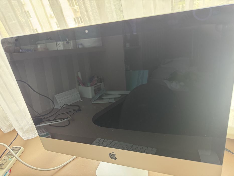 Apple iMac 2019 SSD-250, core i3, DDR 4 -8ГБ