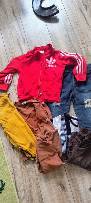 Комплект одягу на 18-24 є 2 фото