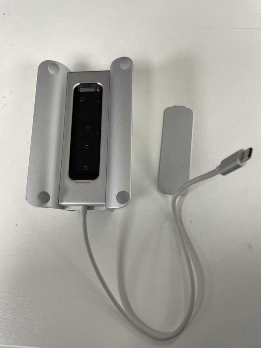 Mac mini APPLE M2 8 GB RAM 256 GB SSD com Dock 5 em 1