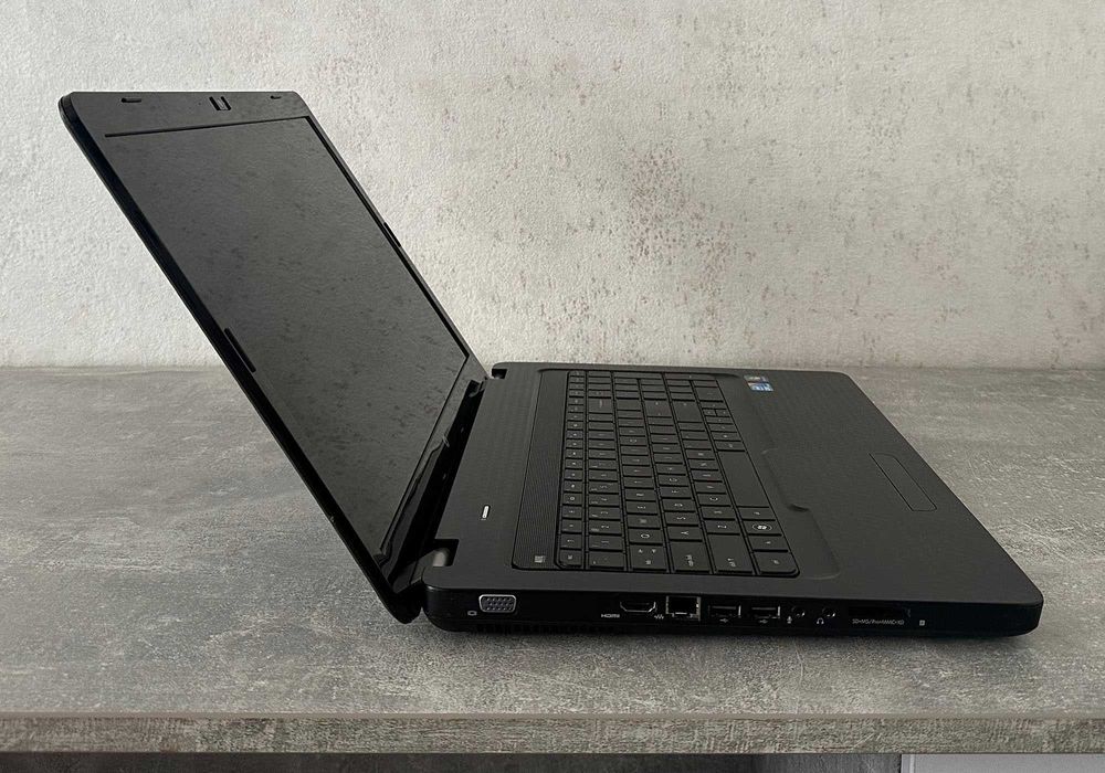 Ноутбук HP G72 (17.3" LED / Core i3 / 4 ГБ DDR3 / 320 ГБ HDD / HDMI)