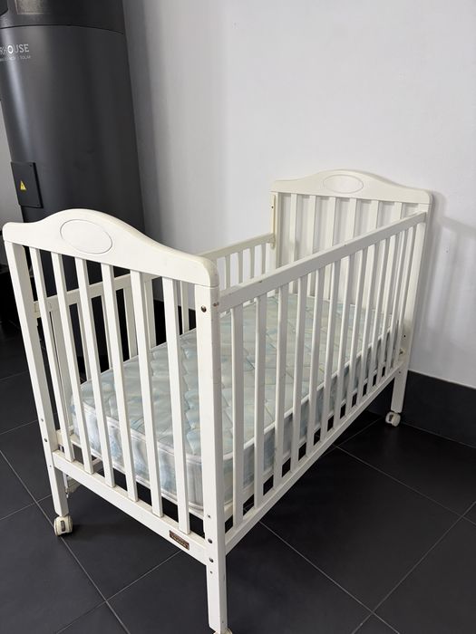 Cama de bebe branca