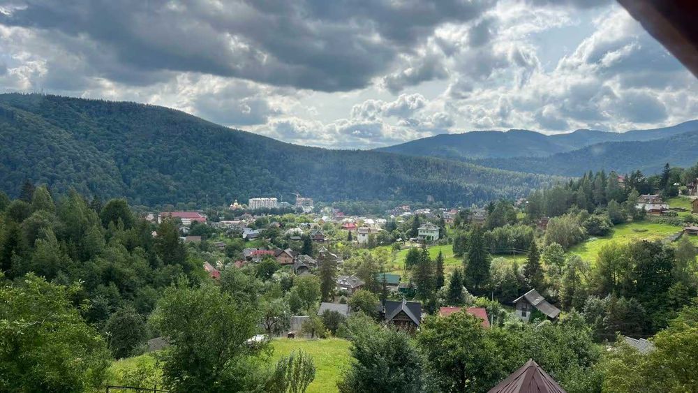 Апартаменти в центрі на 2-4 осіб. Поруч чан. Вид на гори