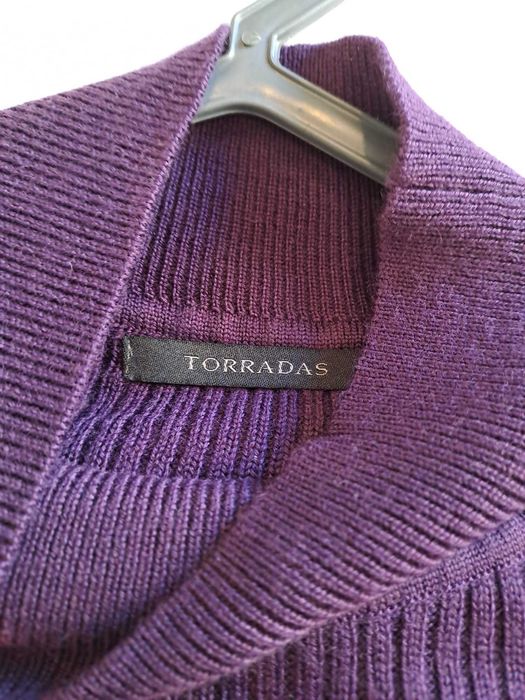 Vestido de malha roxo com cinto, e cintura descida