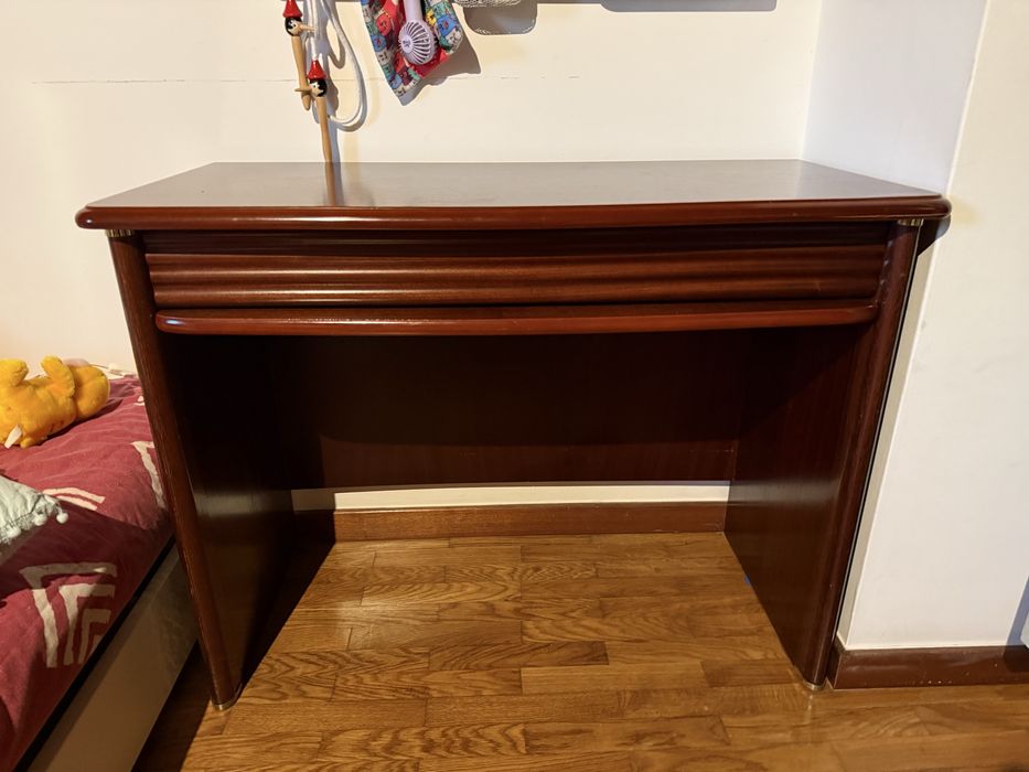 Secretária em madeira