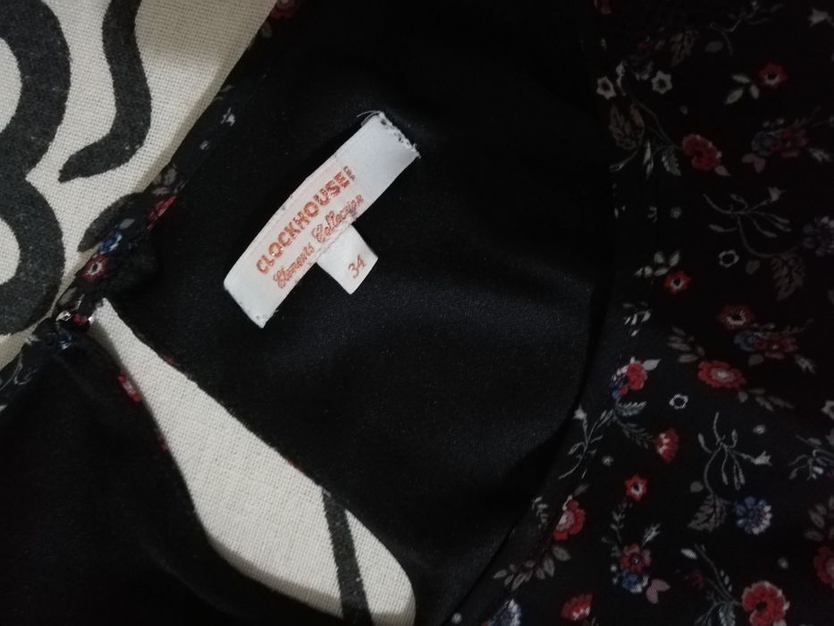 Blusa Camisola Manga Comprida

Com forro preto por dentro
C&A Clockhou